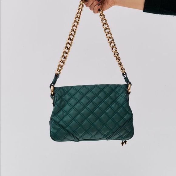 MARC JACOBS 100% AUTHENTIC BEAUTIFUL QUILTED SHOULDER BAG WITH GOLD HARDWARE! 😍 - Picture 4 of 10